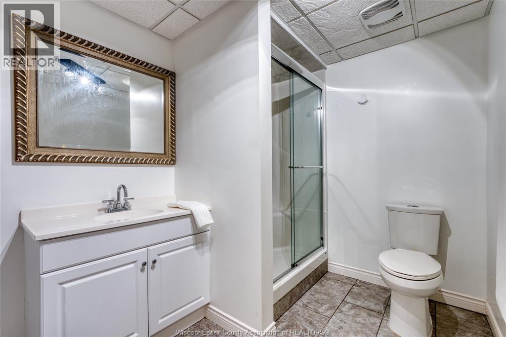 937 Pavan, Windsor, ON