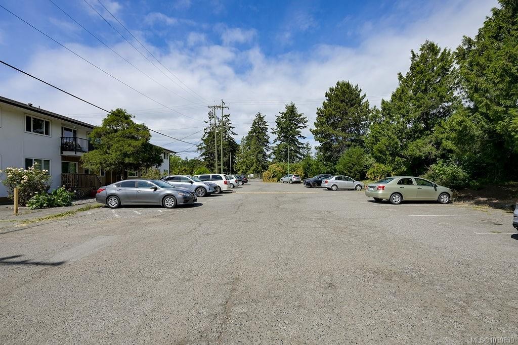 426 Burnside Rd West, Saanich, BC