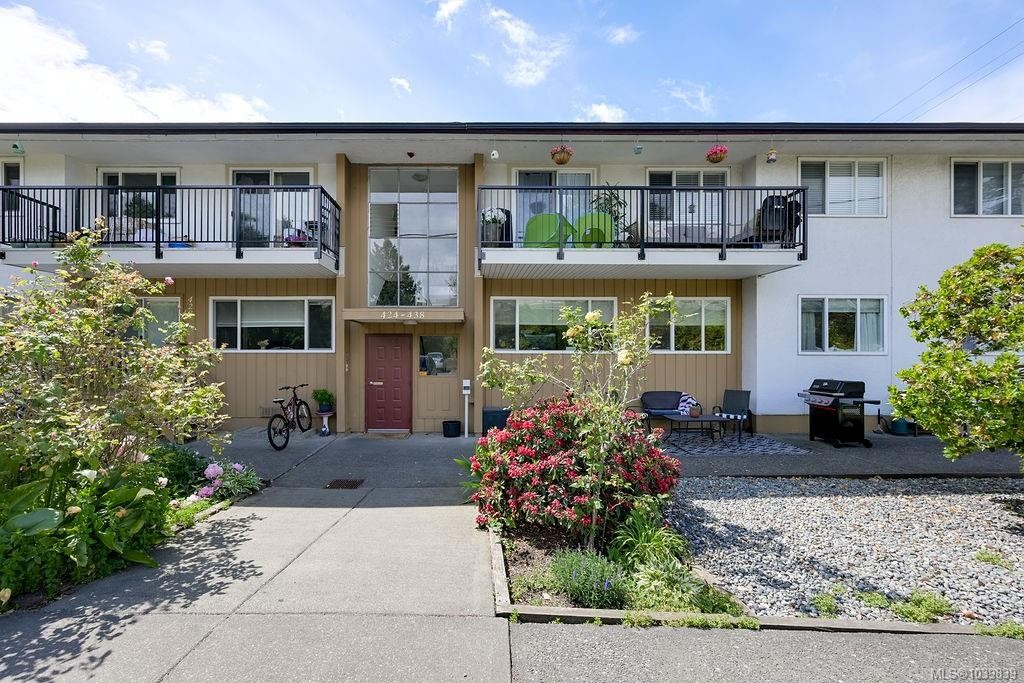 426 Burnside Rd West, Saanich, BC