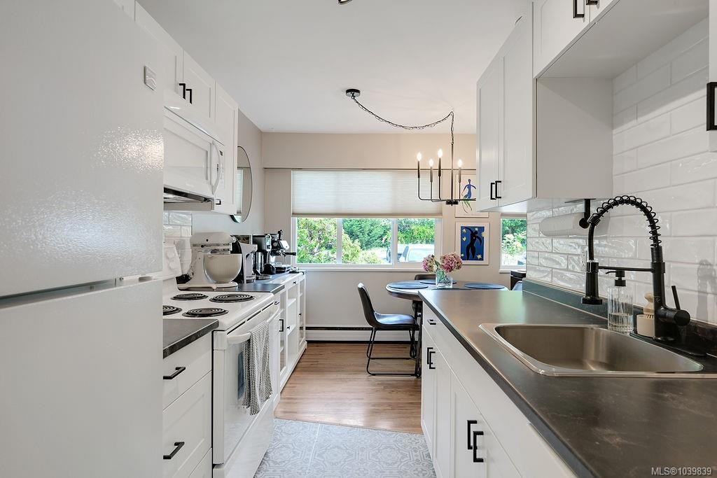 426 Burnside Rd West, Saanich, BC