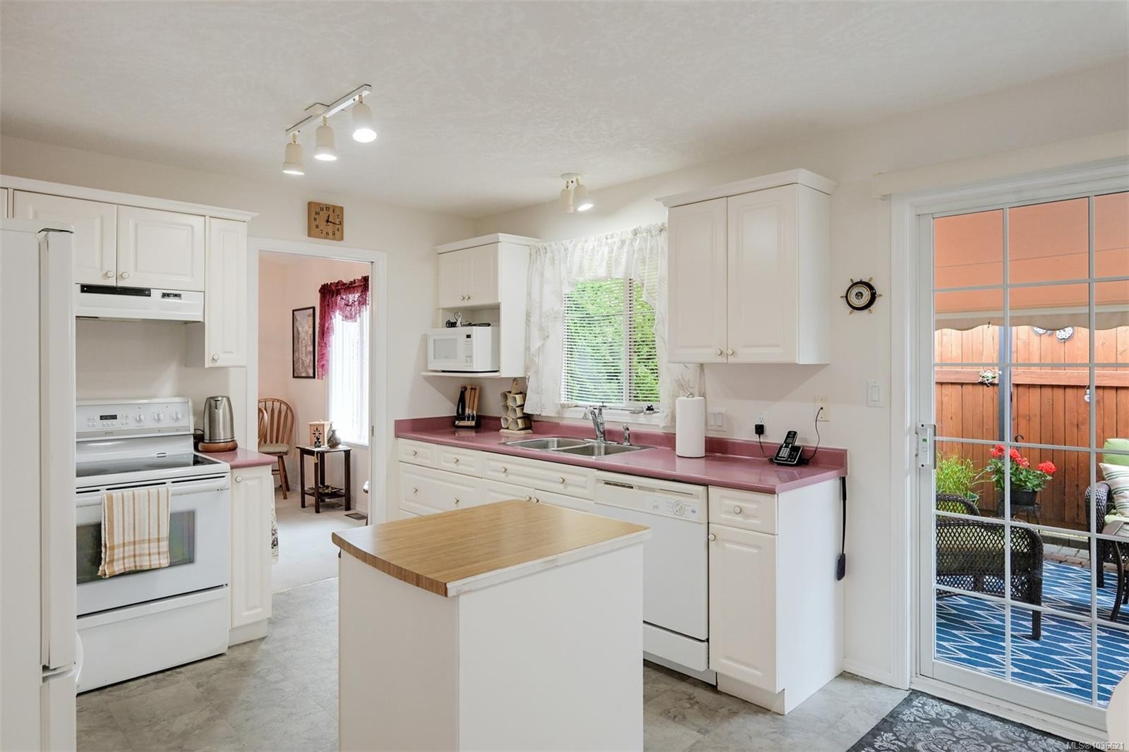 128 Camas Lane, View Royal, BC