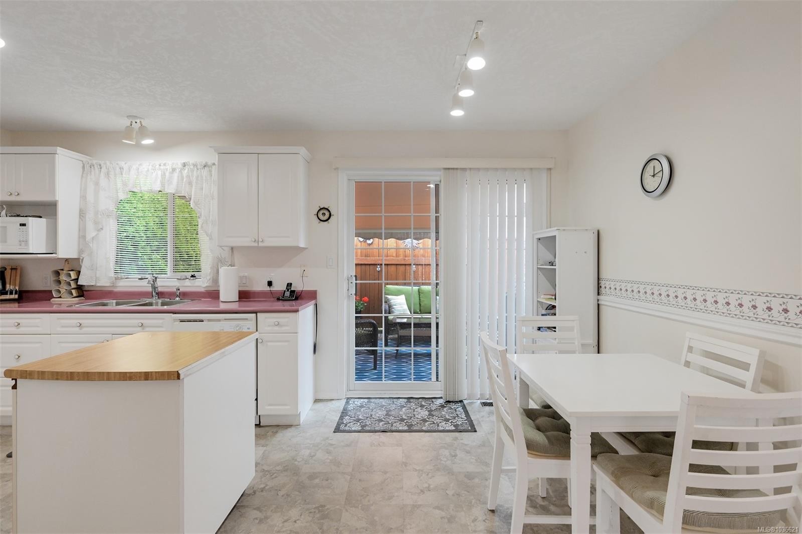 128 Camas Lane, View Royal, BC
