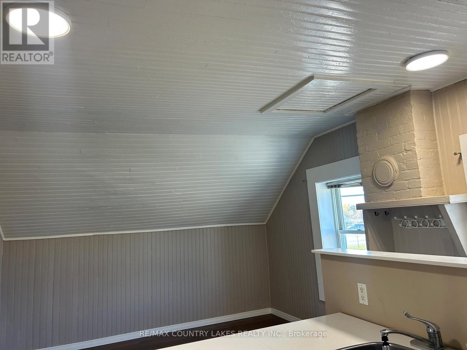 One Bedroom Apt Upper Main Building Pre-Tenant - 3232 Simcoe Road, Ramara, ON