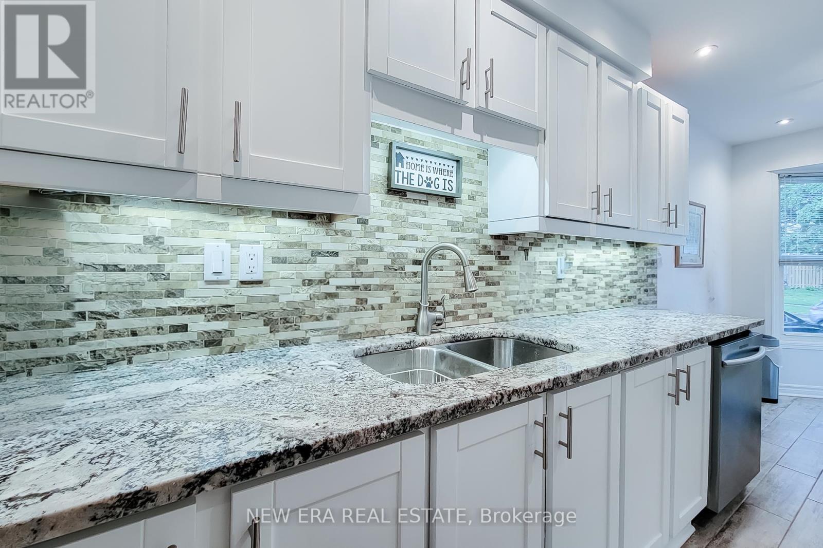 8 Dalton Gate, Hamilton, ON