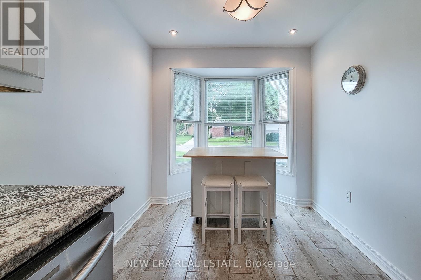 8 Dalton Gate, Hamilton, ON