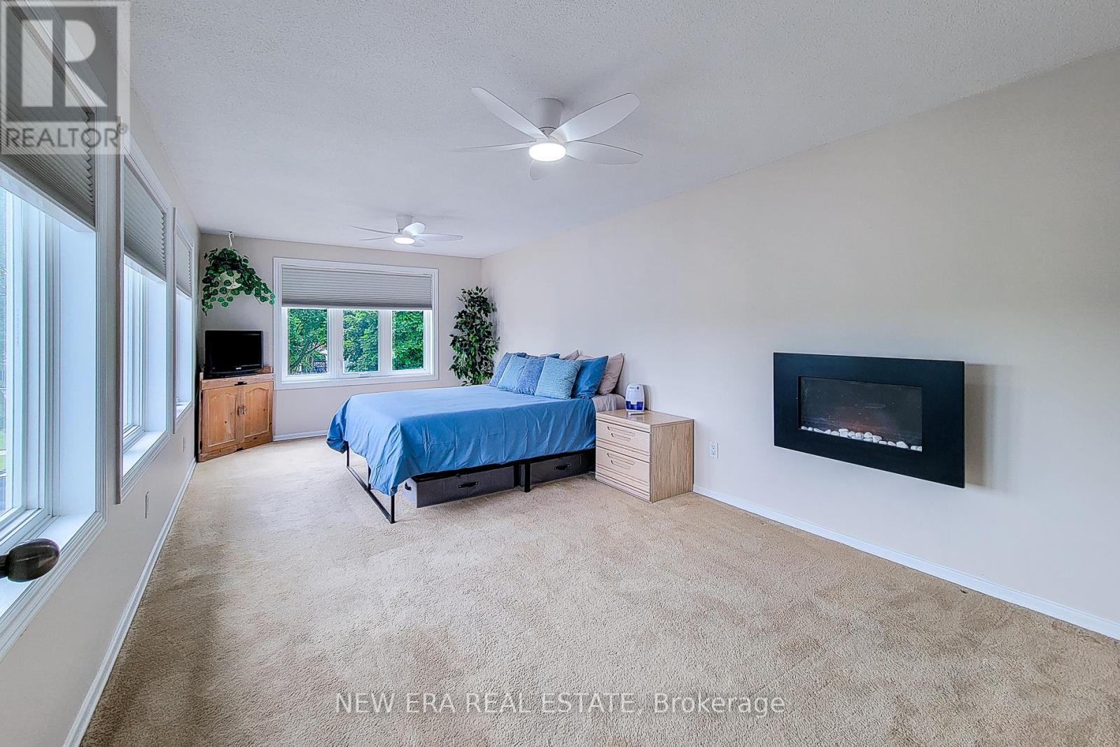 8 Dalton Gate, Hamilton, ON