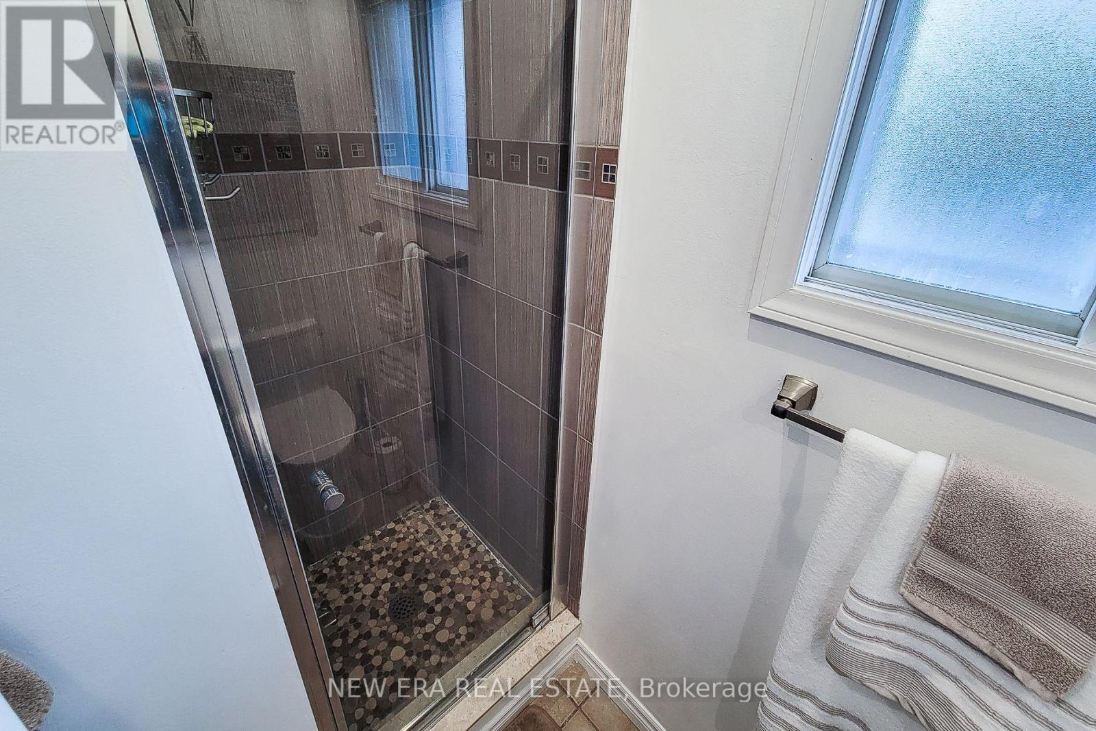 8 Dalton Gate, Hamilton, ON
