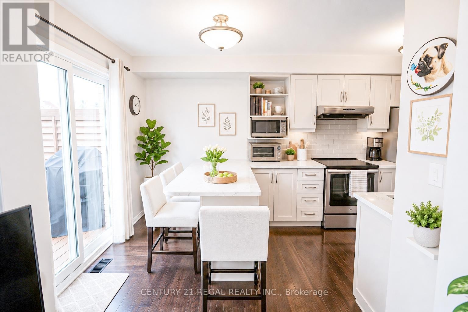 46 Blacksmith Lane, Whitby, ON - Indoor Photo Showing Kitchen With Double Sink With Upgraded Kitchen