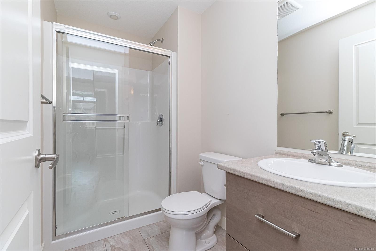 302-1900 Tulsa Rd, Nanaimo, BC - Indoor Photo Showing Bathroom