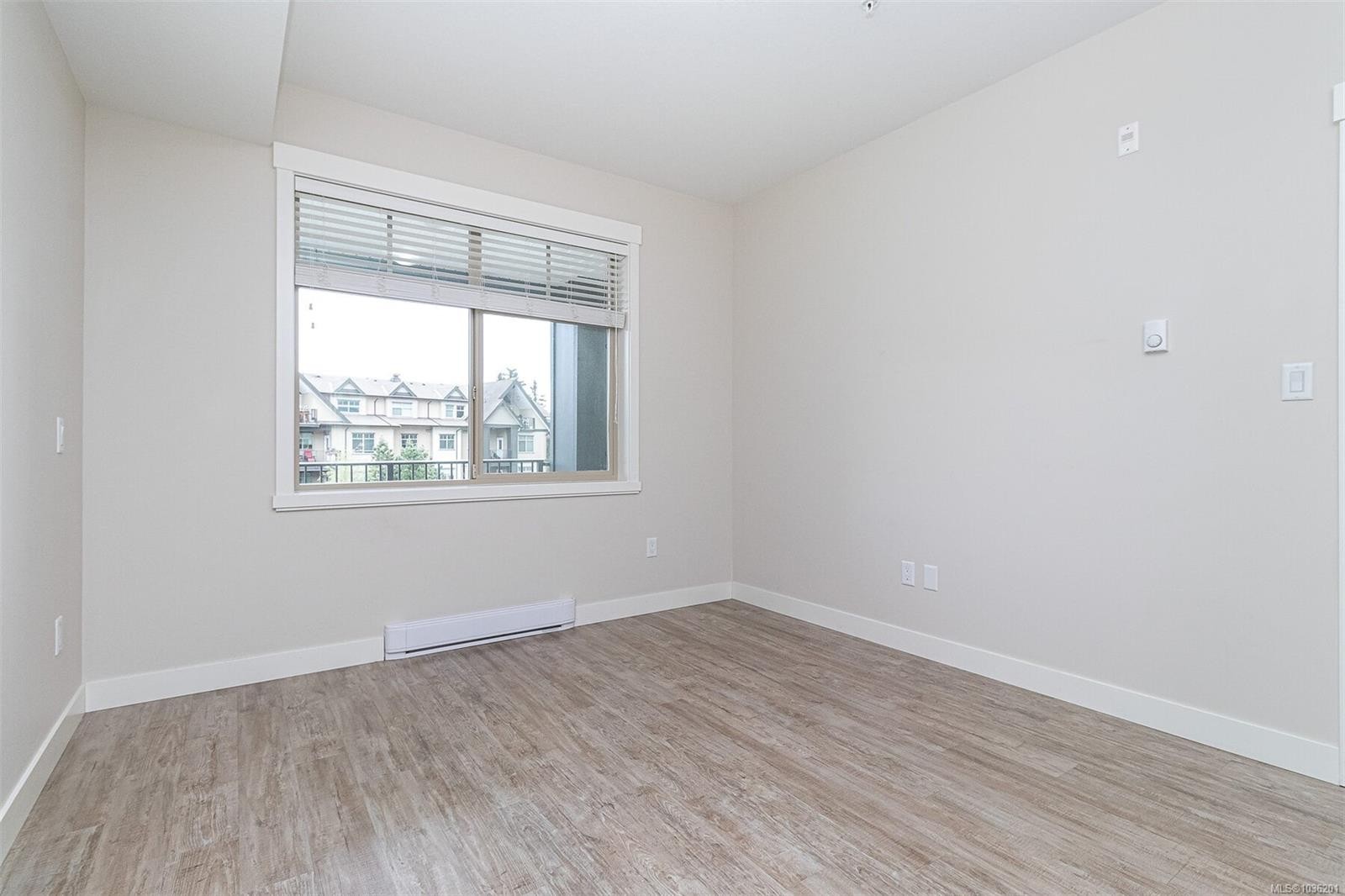302-1900 Tulsa Rd, Nanaimo, BC - Indoor Photo Showing Other Room