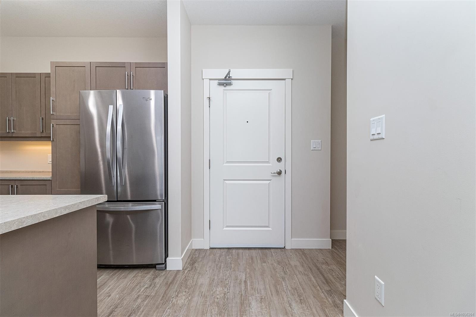 302-1900 Tulsa Rd, Nanaimo, BC - Indoor Photo Showing Kitchen