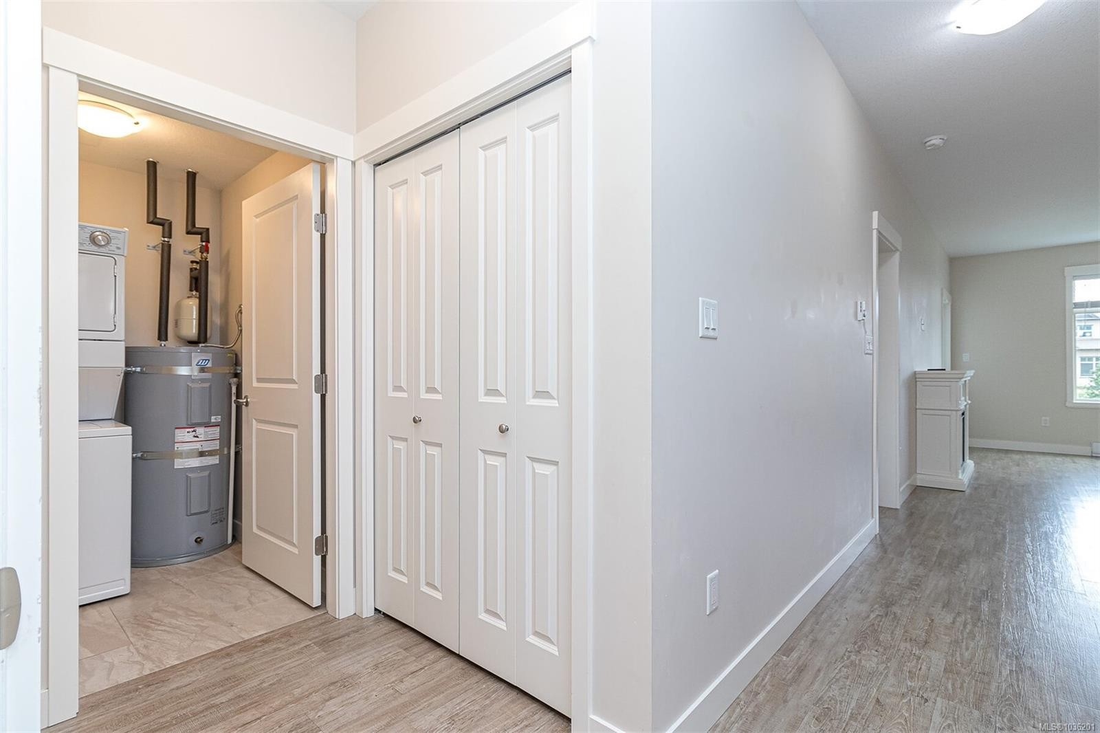 302-1900 Tulsa Rd, Nanaimo, BC - Indoor Photo Showing Other Room