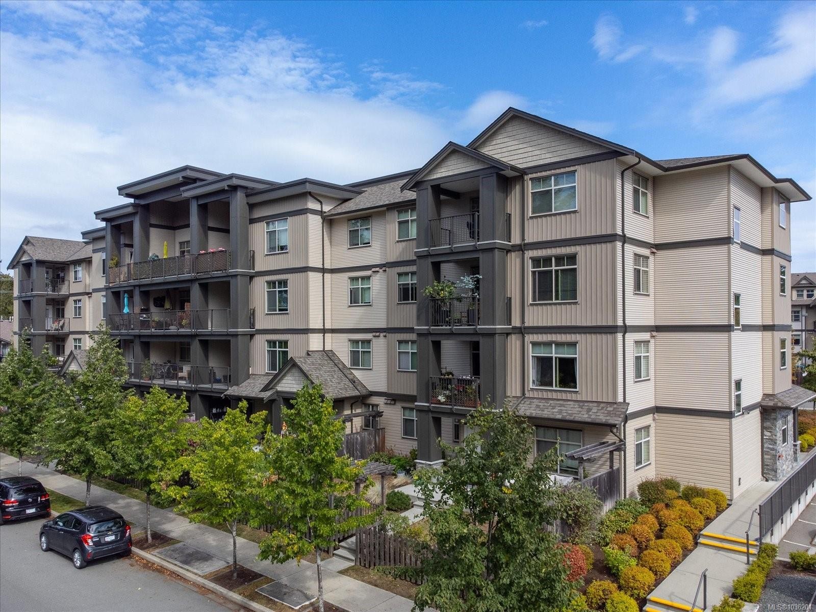 302-1900 Tulsa Rd, Nanaimo, BC - Outdoor With Facade