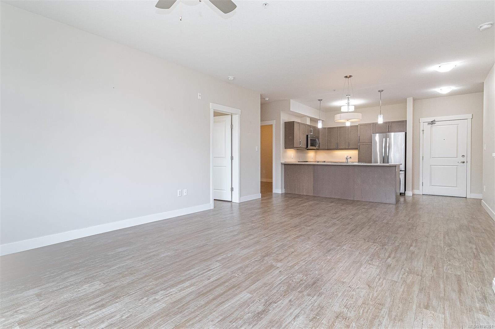 302-1900 Tulsa Rd, Nanaimo, BC - Indoor Photo Showing Kitchen