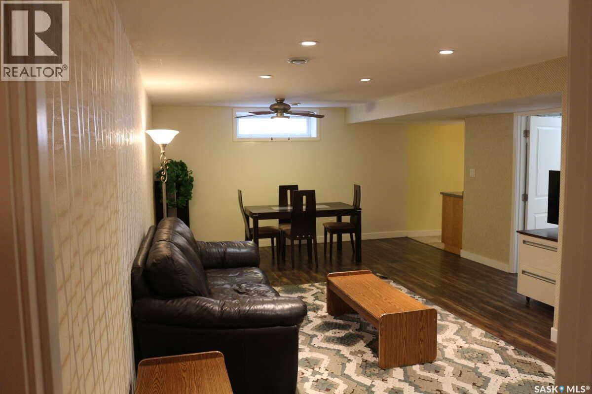 819 Morris Crescent N, Regina, SK - Indoor