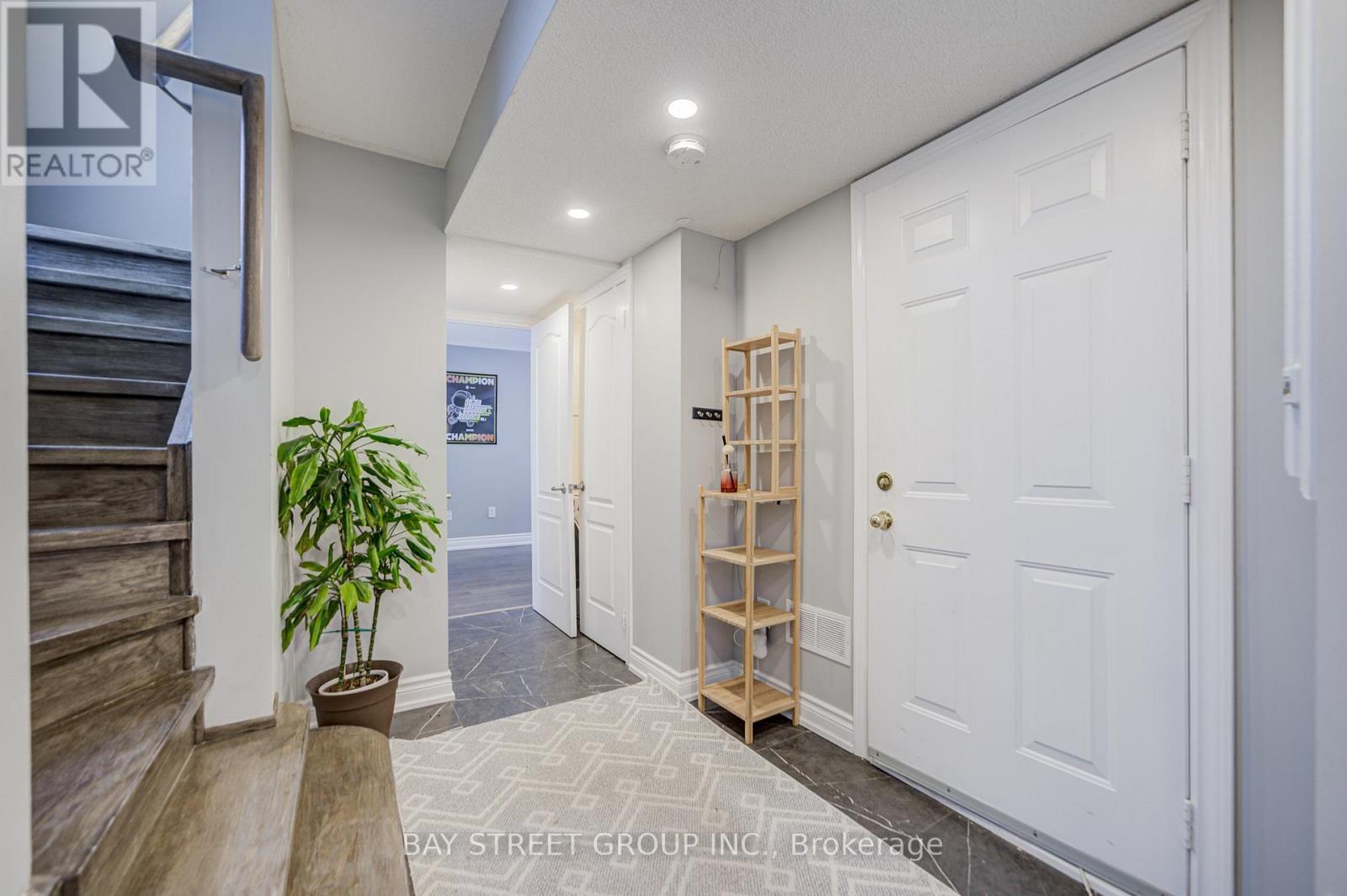 52 Leitchcroft Crescent, Markham, ON - Indoor Photo Showing Other Room