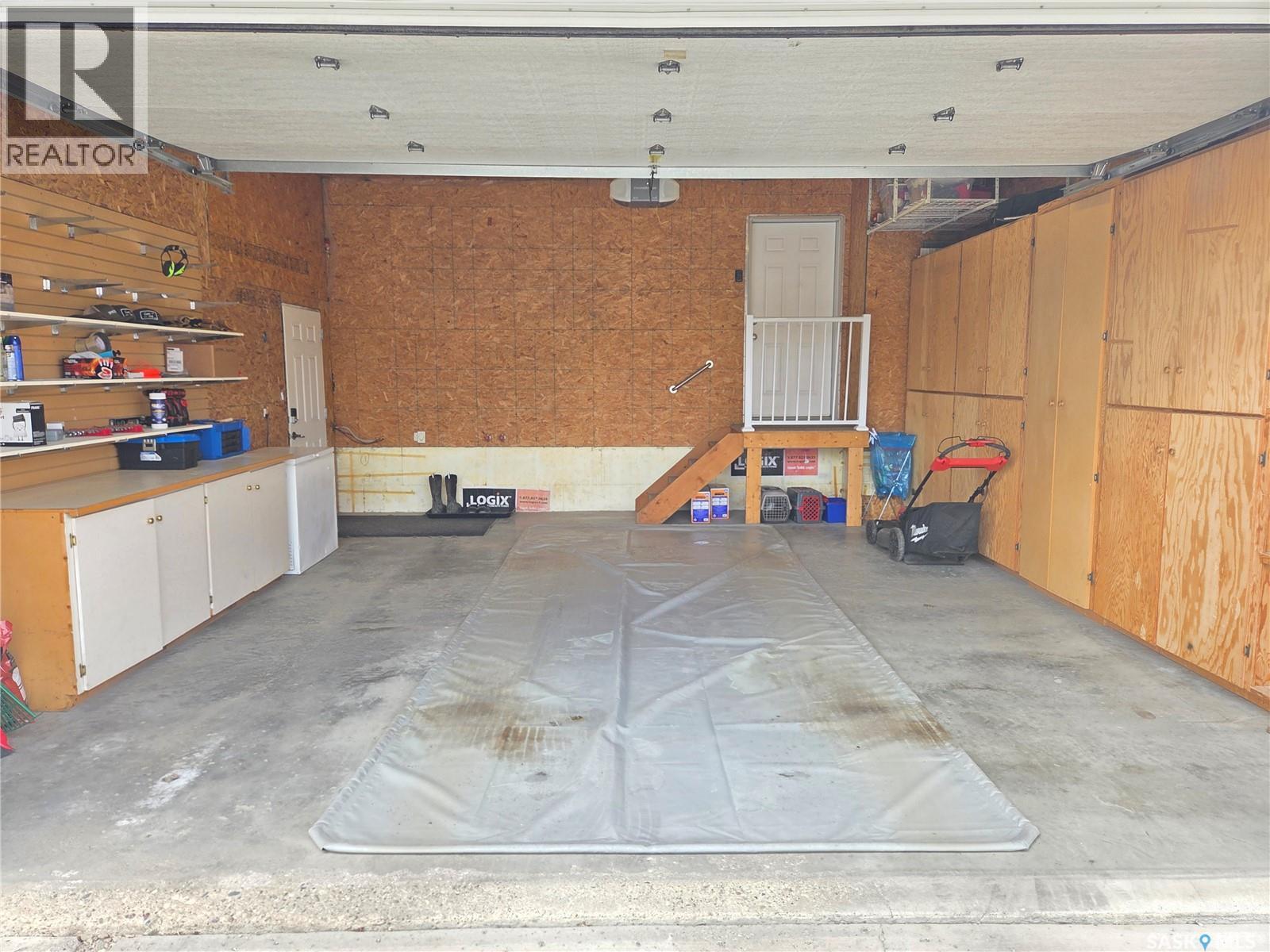 12 Arcola Place, Carlyle, SK - Indoor Photo Showing Garage