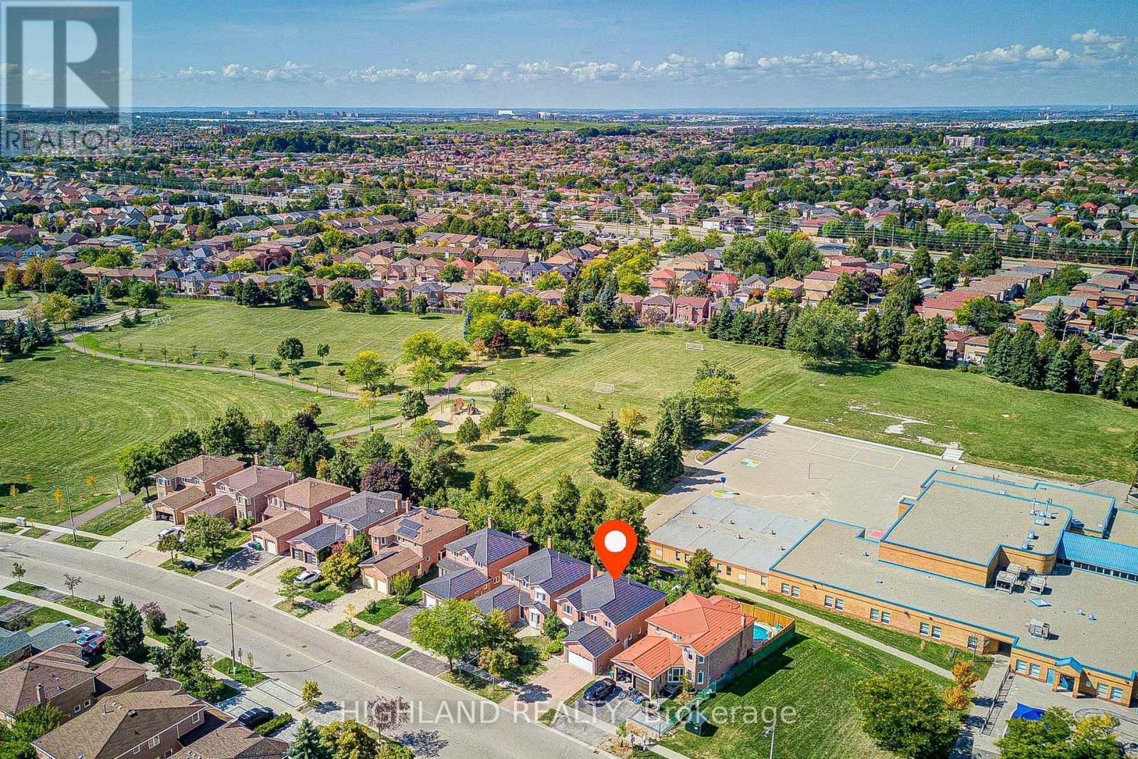257 Huntington Ridge Drive, Mississauga, ON - Outdoor With View
