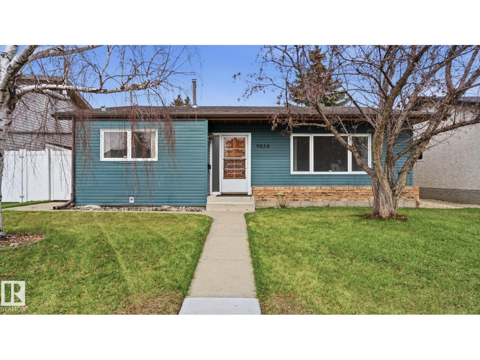 9834 167A Av Nw, Edmonton, AB