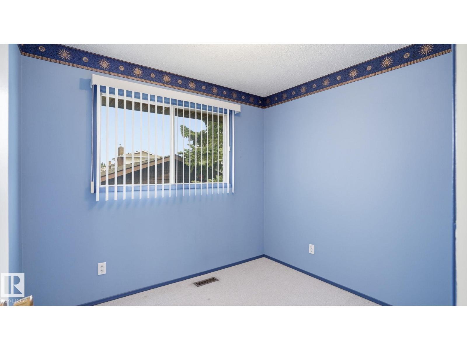 9834 167A Av Nw, Edmonton, AB