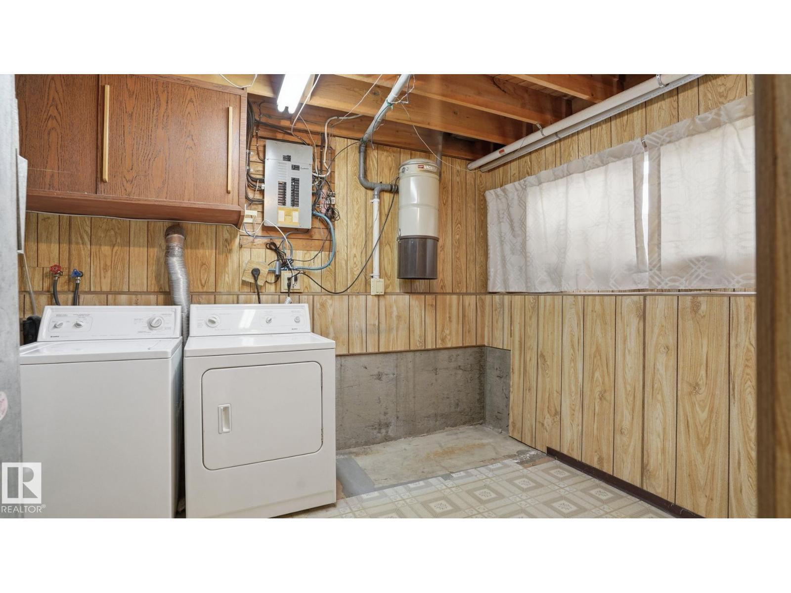 9834 167A Av Nw, Edmonton, AB