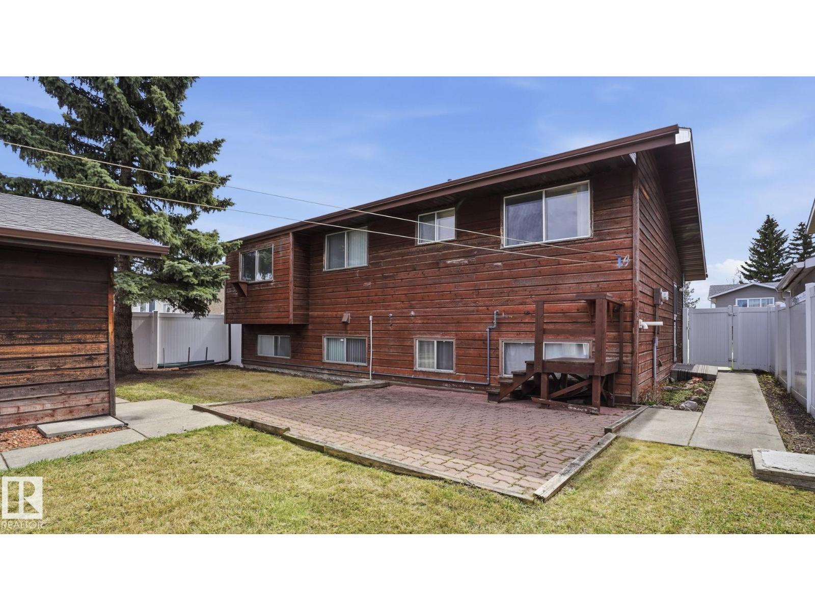 9834 167A Av Nw, Edmonton, AB