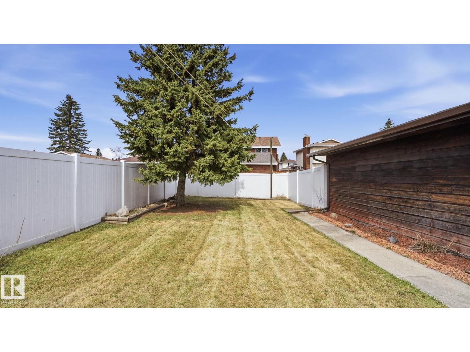 9834 167A Av Nw, Edmonton, AB