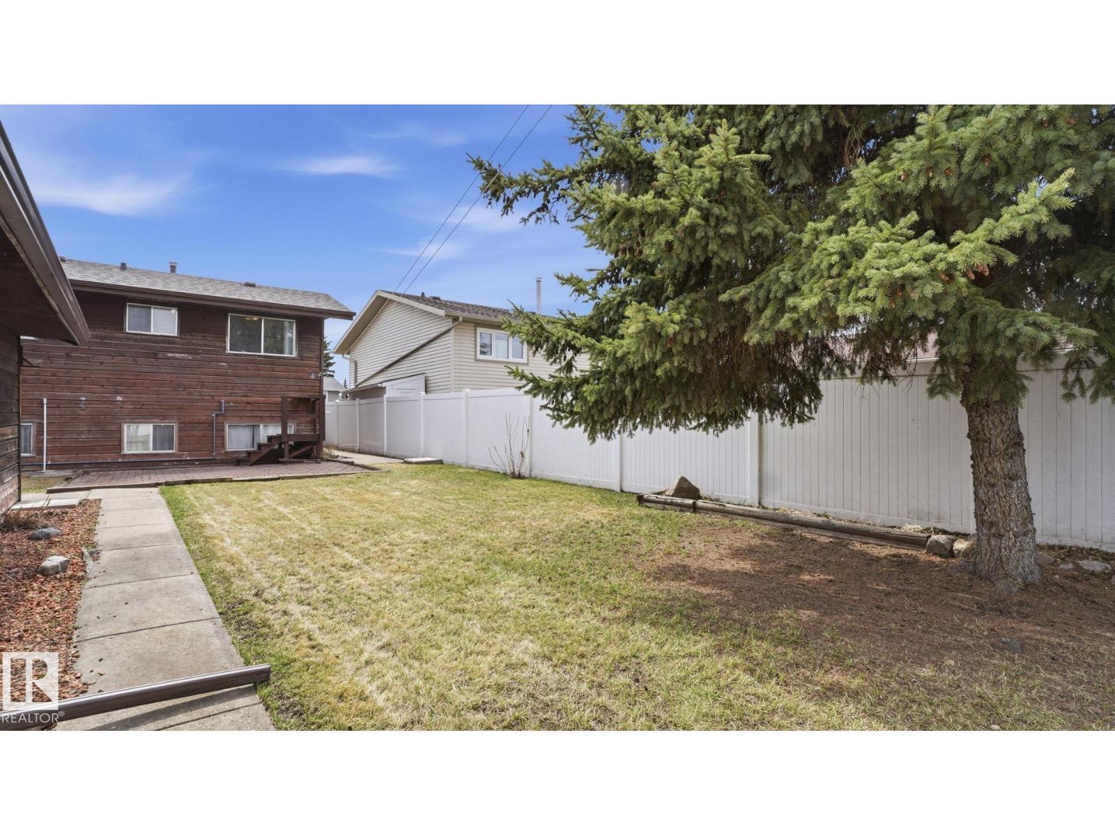 9834 167A Av Nw, Edmonton, AB