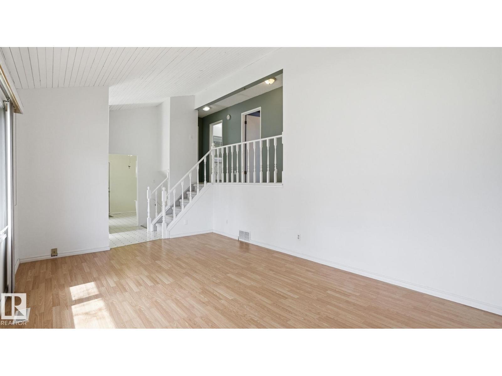 9834 167A Av Nw, Edmonton, AB