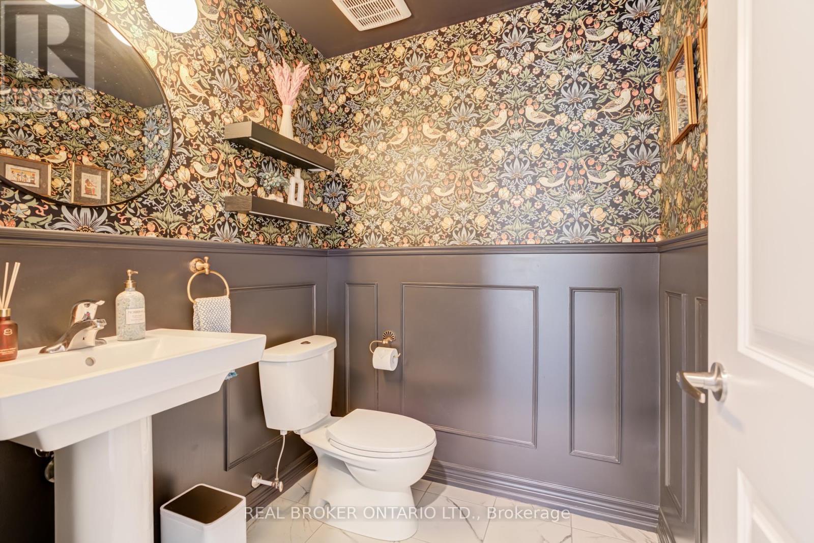 12 Icemaker Way, Whitby, ON - Indoor Photo Showing Bathroom