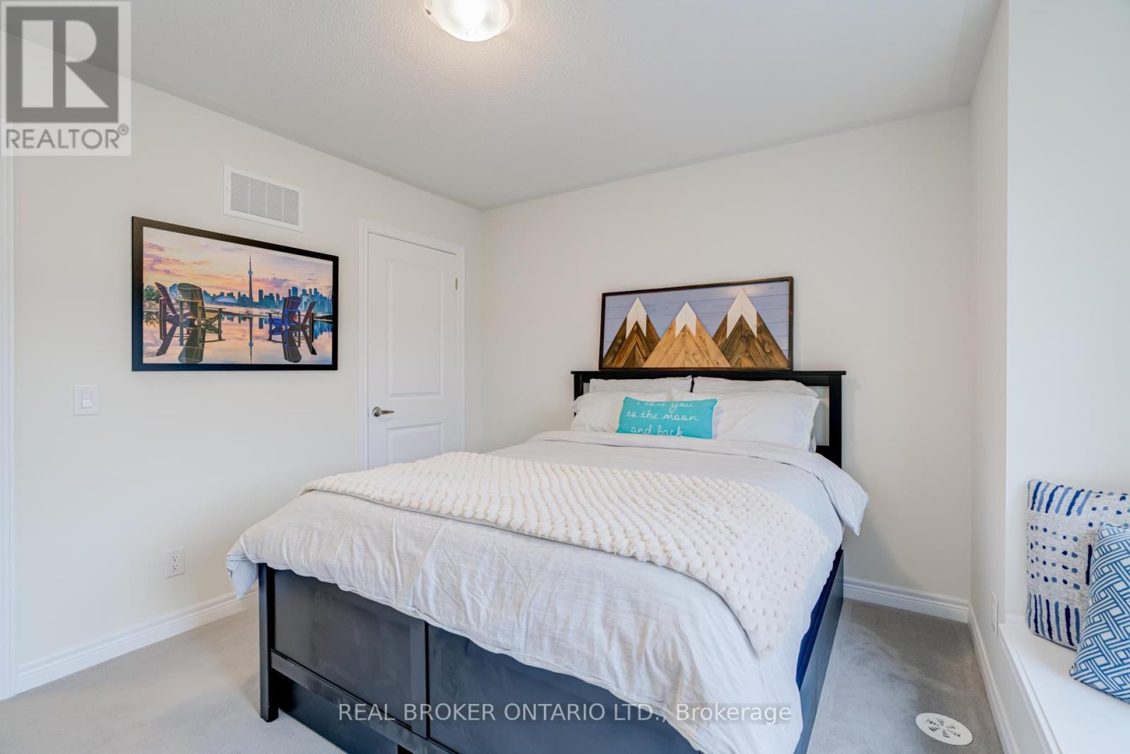 12 Icemaker Way, Whitby, ON - Indoor Photo Showing Bedroom