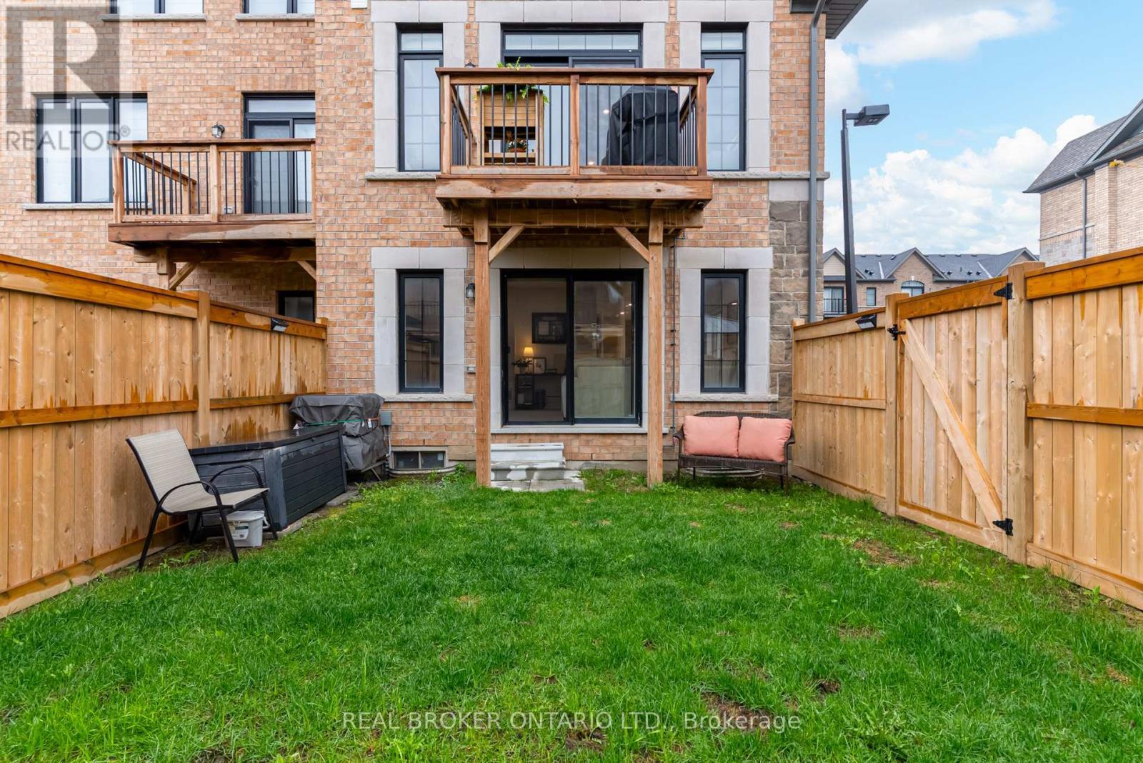 12 Icemaker Way, Whitby, ON - Outdoor With Exterior