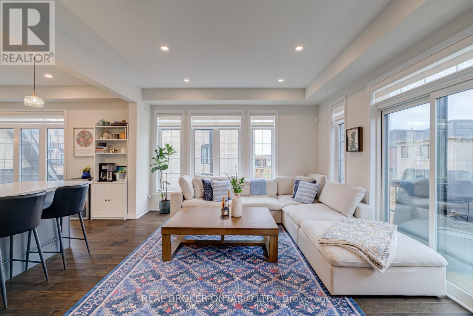12 Icemaker Way, Whitby, ON - Indoor Photo Showing Living Room