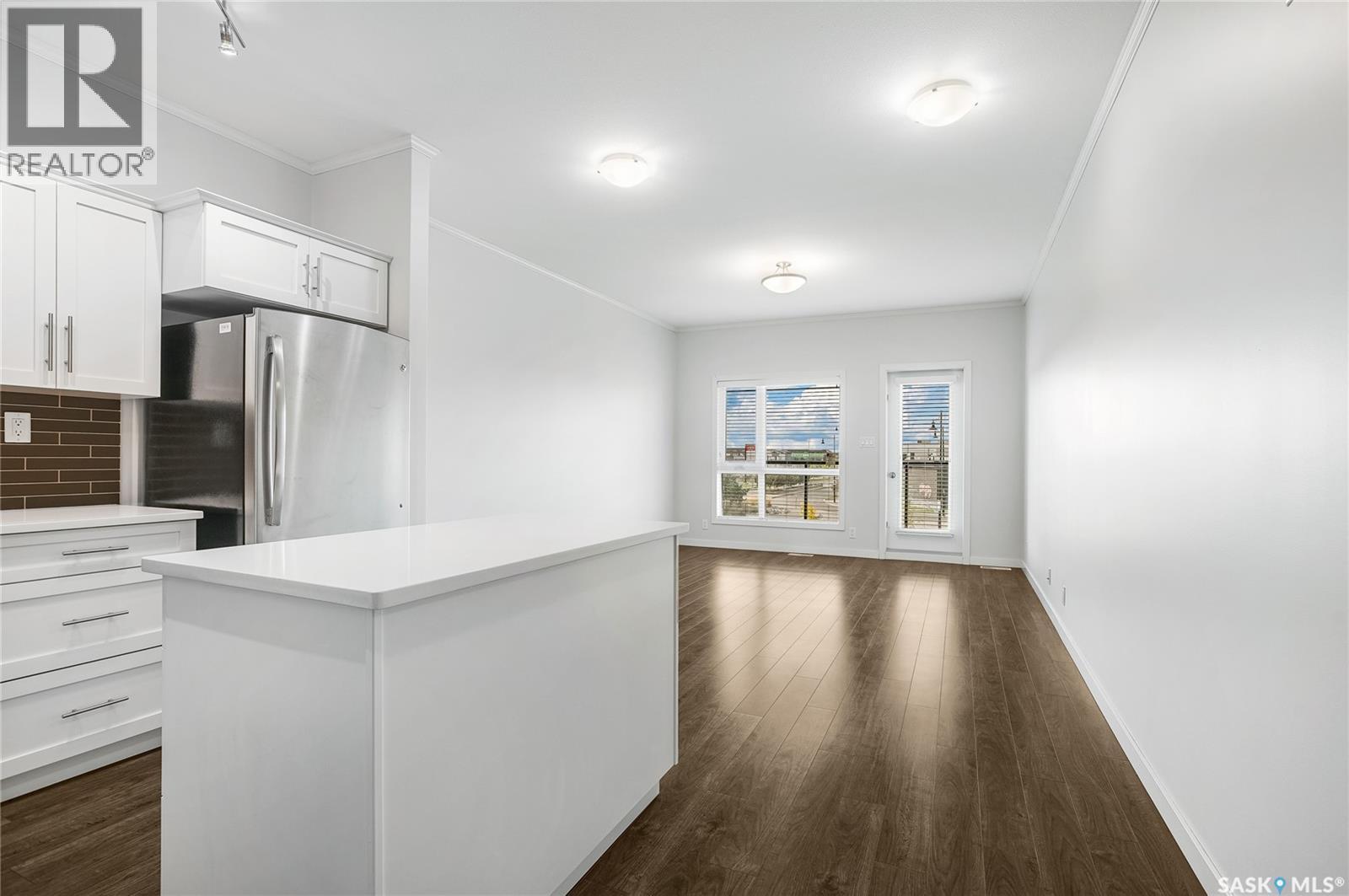 104 545 Hassard Close, Saskatoon, SK - Indoor Photo Showing Kitchen