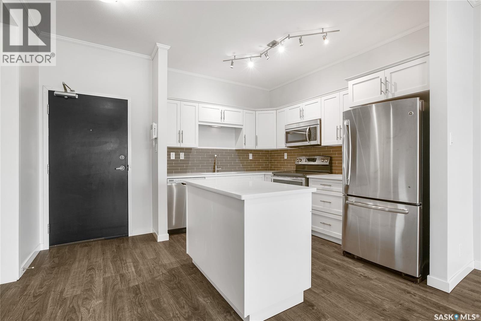 104 545 Hassard Close, Saskatoon, SK - Indoor Photo Showing Kitchen With Stainless Steel Kitchen