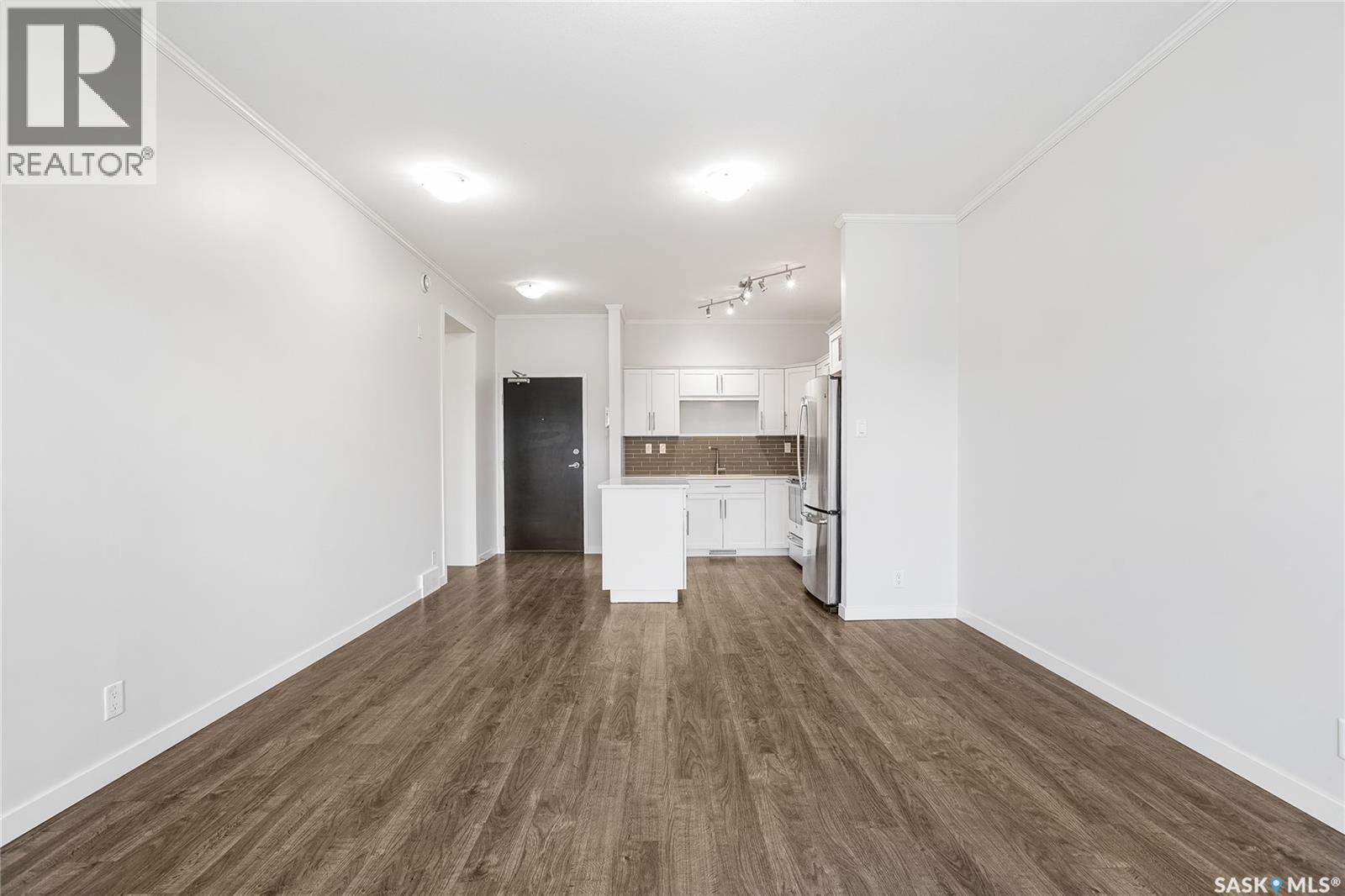 104 545 Hassard Close, Saskatoon, SK - Indoor Photo Showing Kitchen