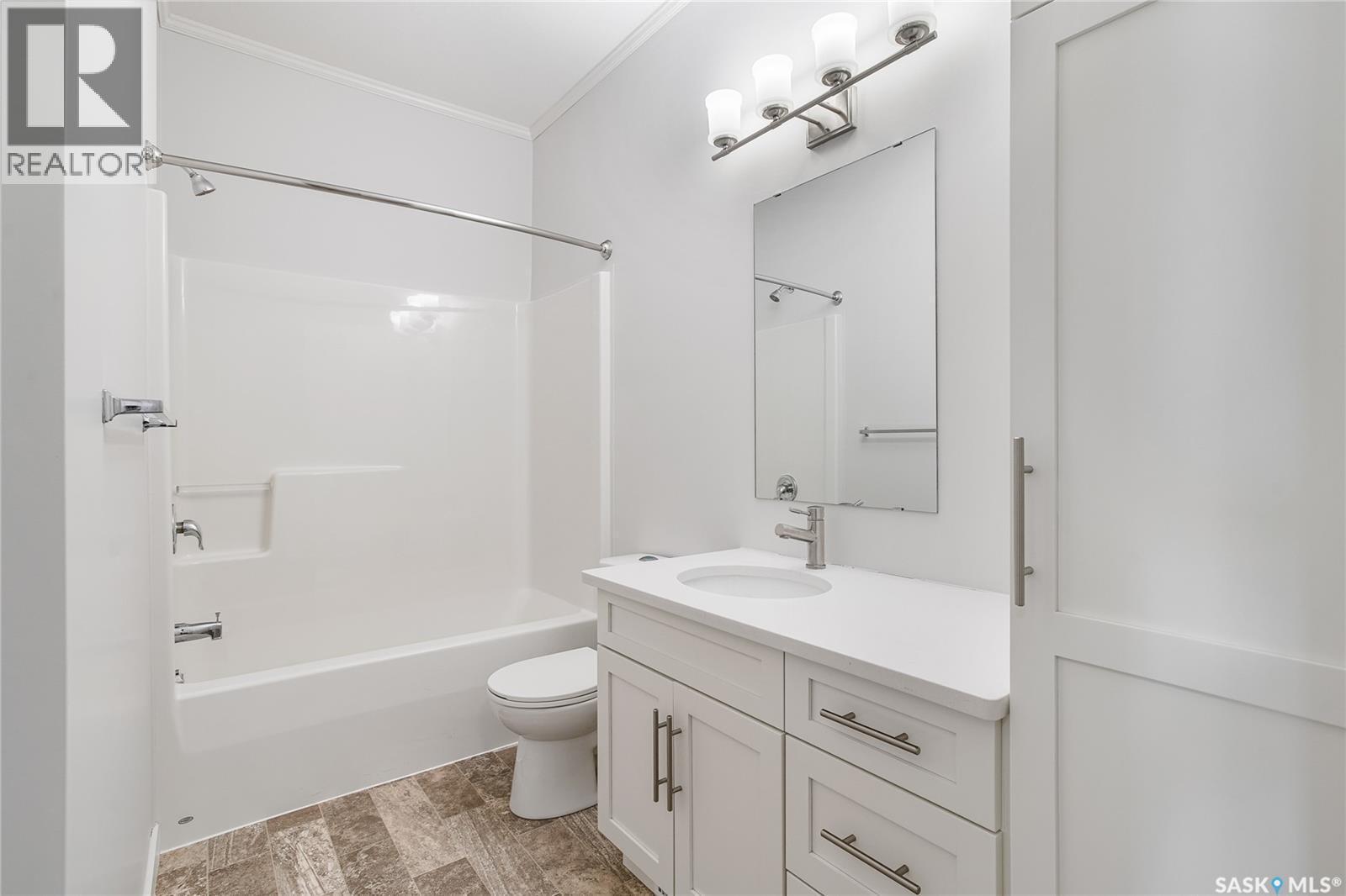 104 545 Hassard Close, Saskatoon, SK - Indoor Photo Showing Bathroom