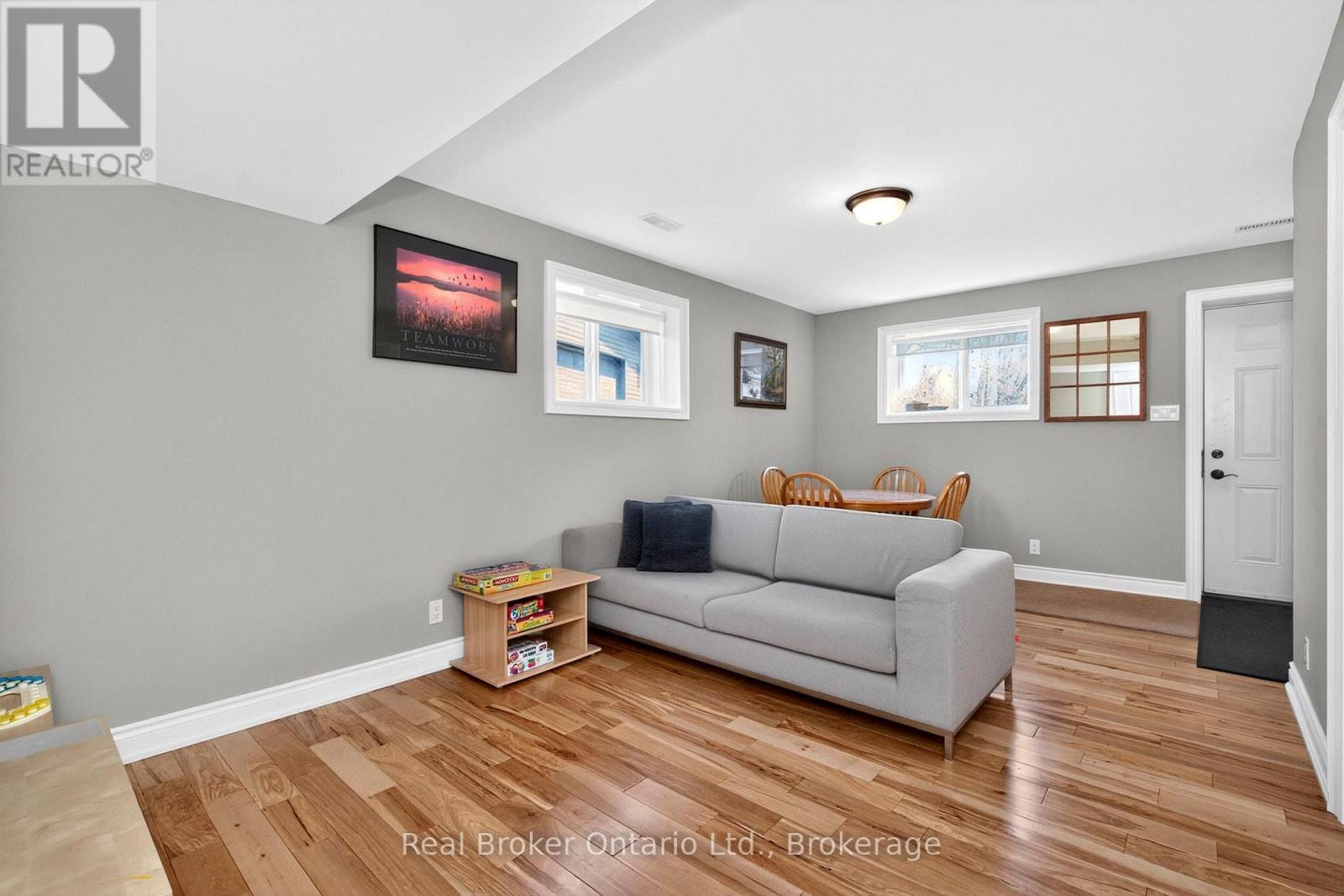 280 Peek-A-Boo Trail, Tiny, ON - Indoor Photo Showing Other Room