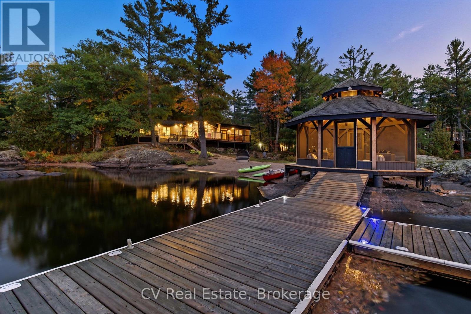 1069 White Eagle Road, Gravenhurst (Morrison), ON - Outdoor With Deck Patio Veranda With Backyard