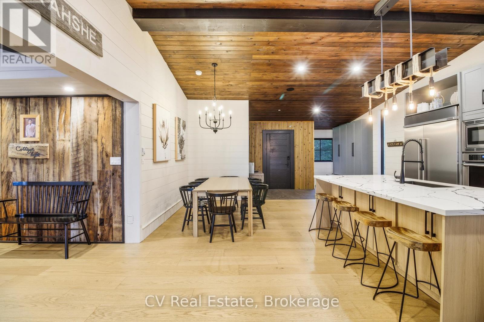 1069 White Eagle Road, Gravenhurst (Morrison), ON - Indoor