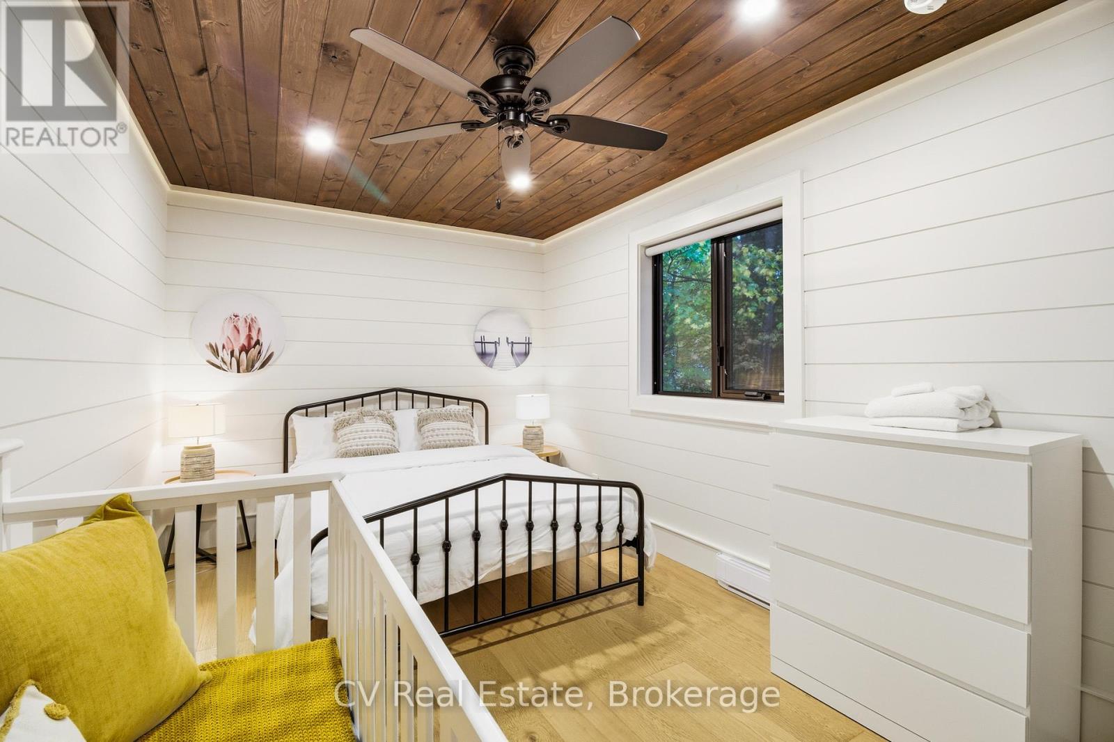 1069 White Eagle Road, Gravenhurst (Morrison), ON - Indoor