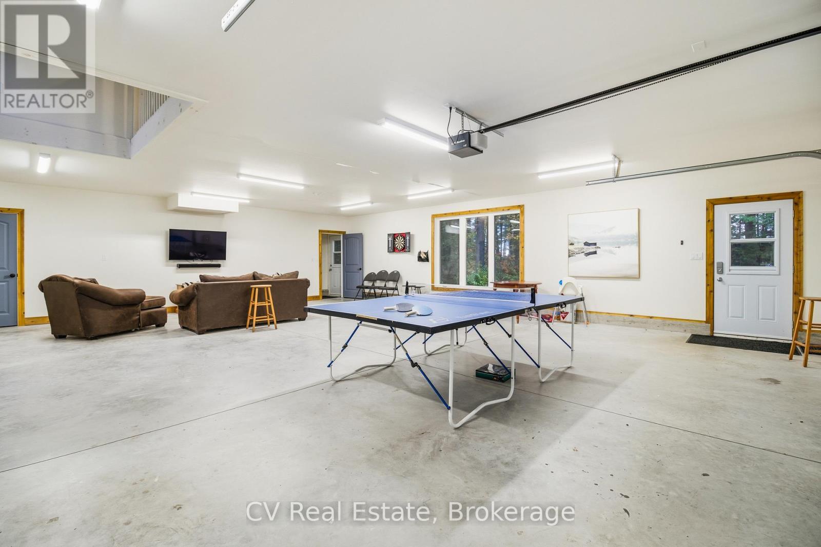 1069 White Eagle Road, Gravenhurst (Morrison), ON - Indoor Photo Showing Other Room