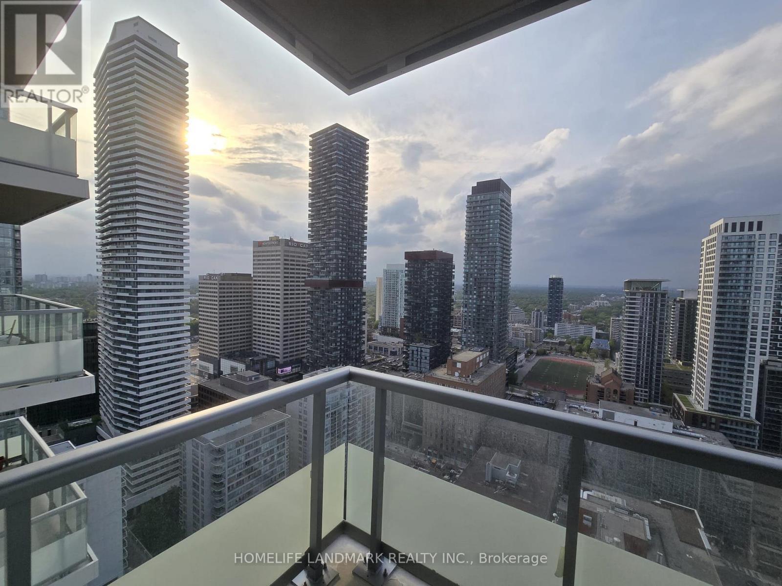 3318 - 50 Dunfield Avenue, Toronto, ON - Outdoor