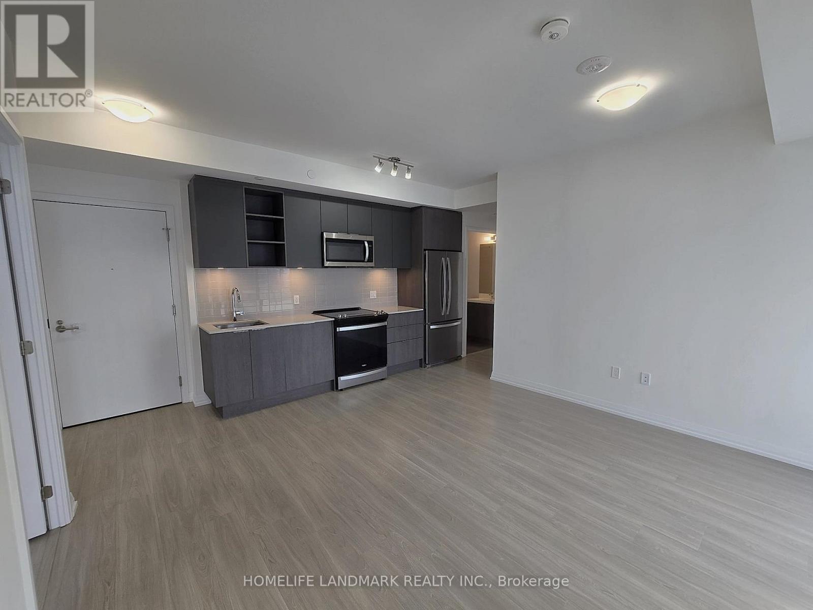 3318 - 50 Dunfield Avenue, Toronto, ON - Indoor Photo Showing Kitchen