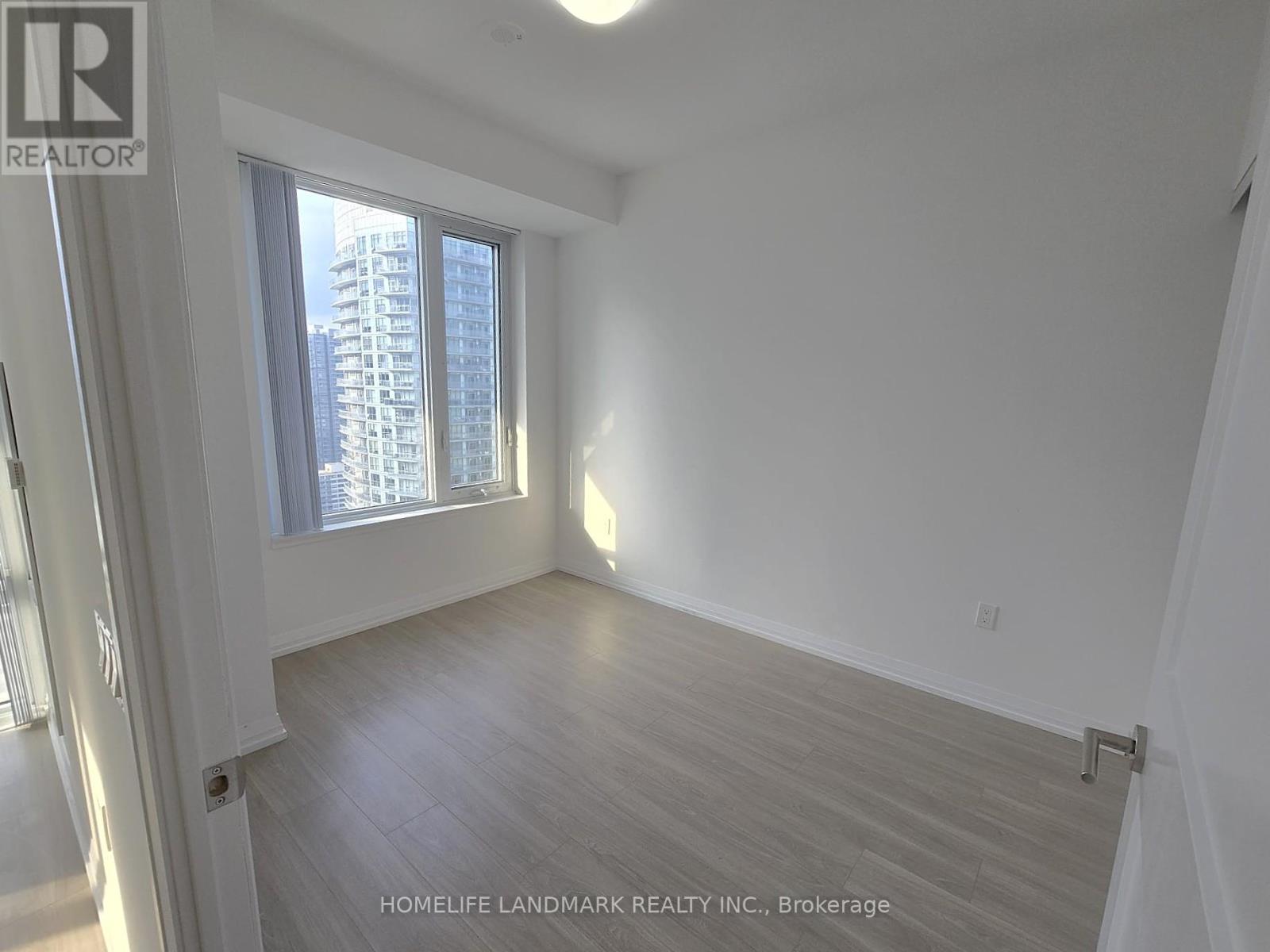 3318 - 50 Dunfield Avenue, Toronto, ON - Indoor Photo Showing Other Room