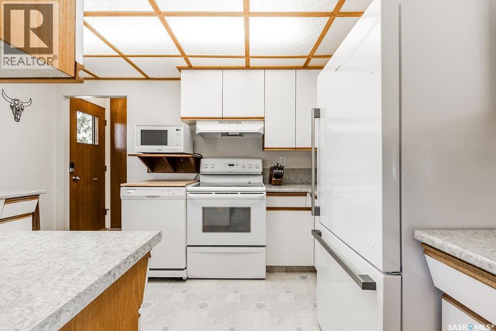 211 2Nd Street E, Langham, SK - Indoor Photo Showing Kitchen