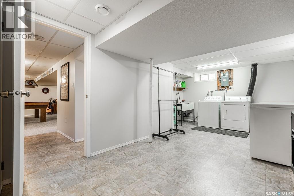 211 2Nd Street E, Langham, SK - Indoor Photo Showing Laundry Room