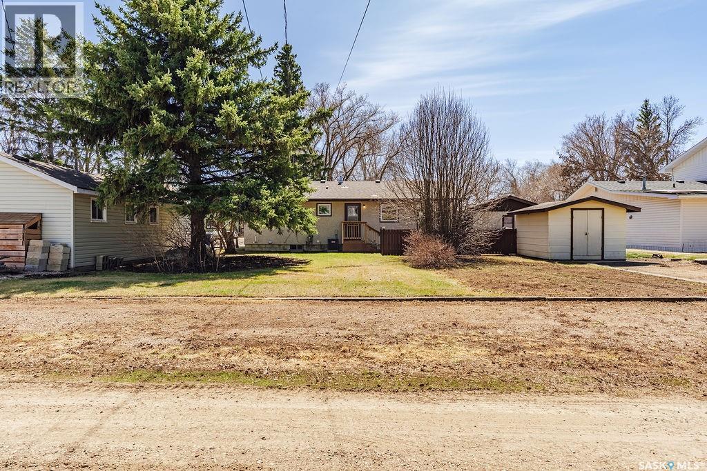 211 2Nd Street E, Langham, SK - Outdoor