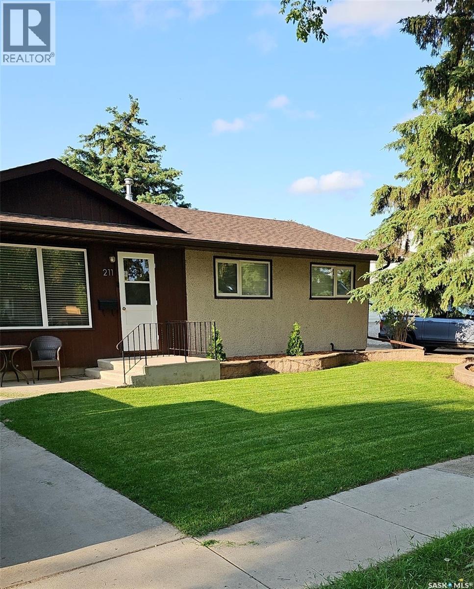 211 2Nd Street E, Langham, SK - Outdoor