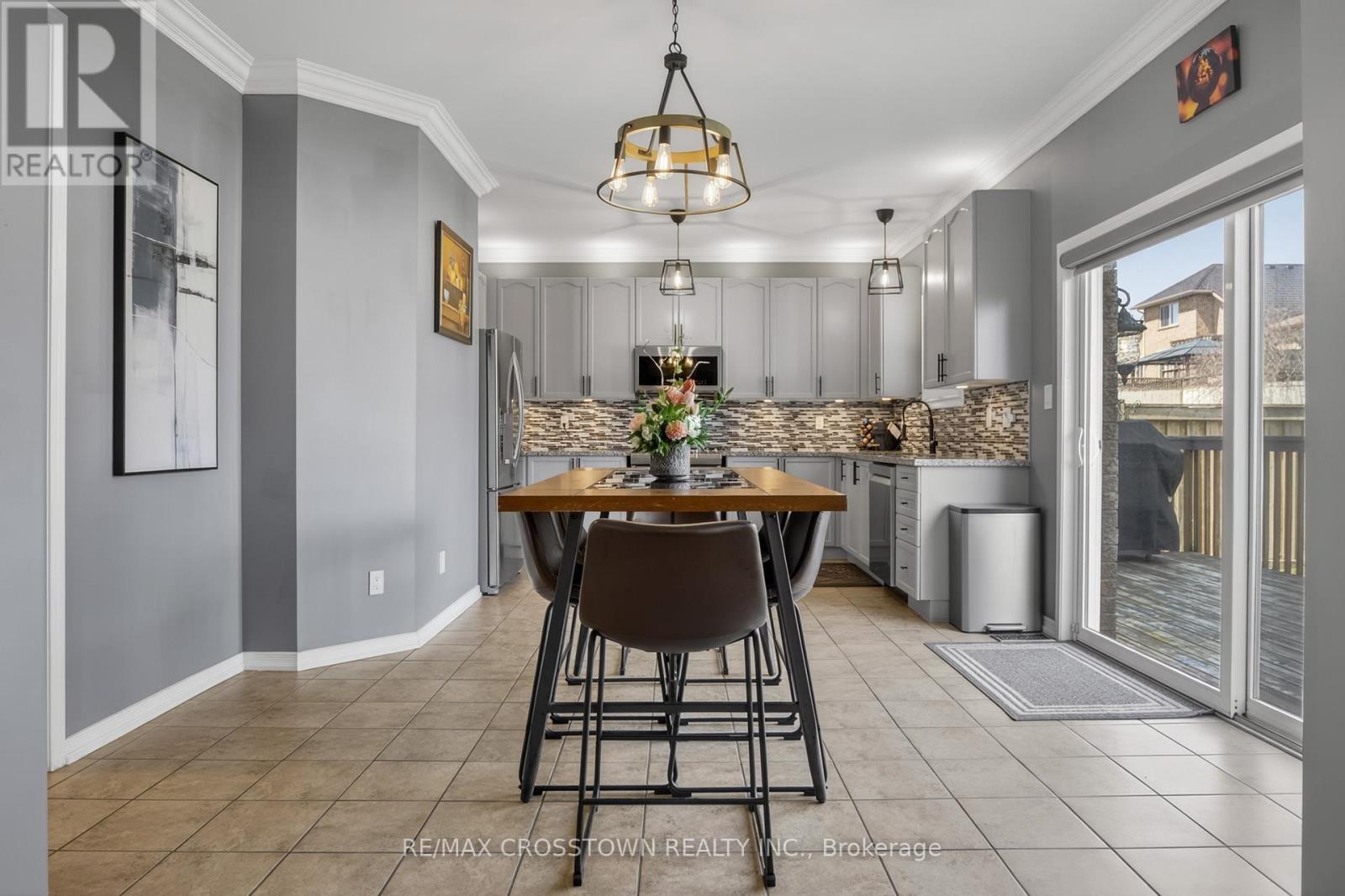 2197 Batters Loop, Innisfil, ON - Indoor Photo Showing Dining Room